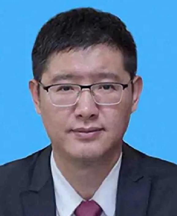 李明，搞政绩工程被双开县委原书记，看了他的工作履历，一声叹息！本来大学教授，搞数