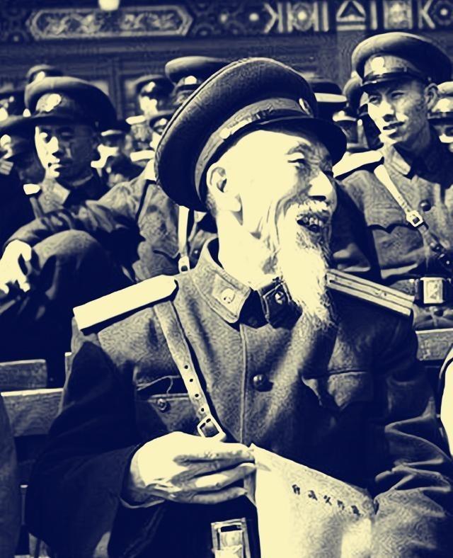 1955年大授衔时，一位77岁高龄的中校坚决不肯遵守规定刮掉自己的胡子，有关人员