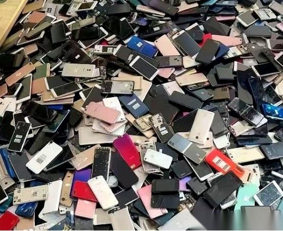 高价收手机这事儿，千万别碰！他们嘴里说的“提炼黄金”，从头到尾就是个幌子，真正值