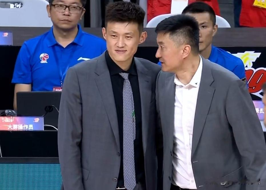 周鹏不回广东，或执教NBL冲CBA热门球队。随着中国篮协正式公布CBA新赛季