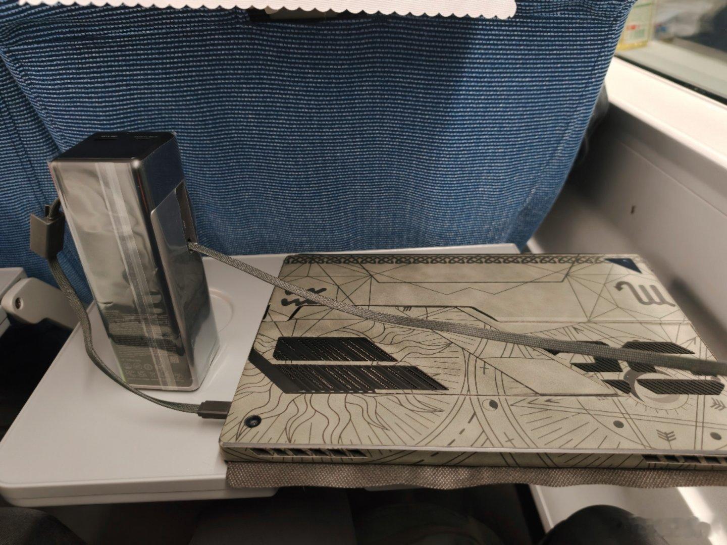 闪极170W超充站随时实现用电自由25000mAh支持120WMi闪充和100