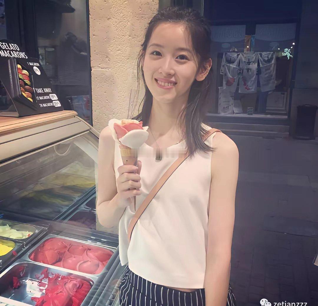依旧是那个爱吃冰淇淋的女孩