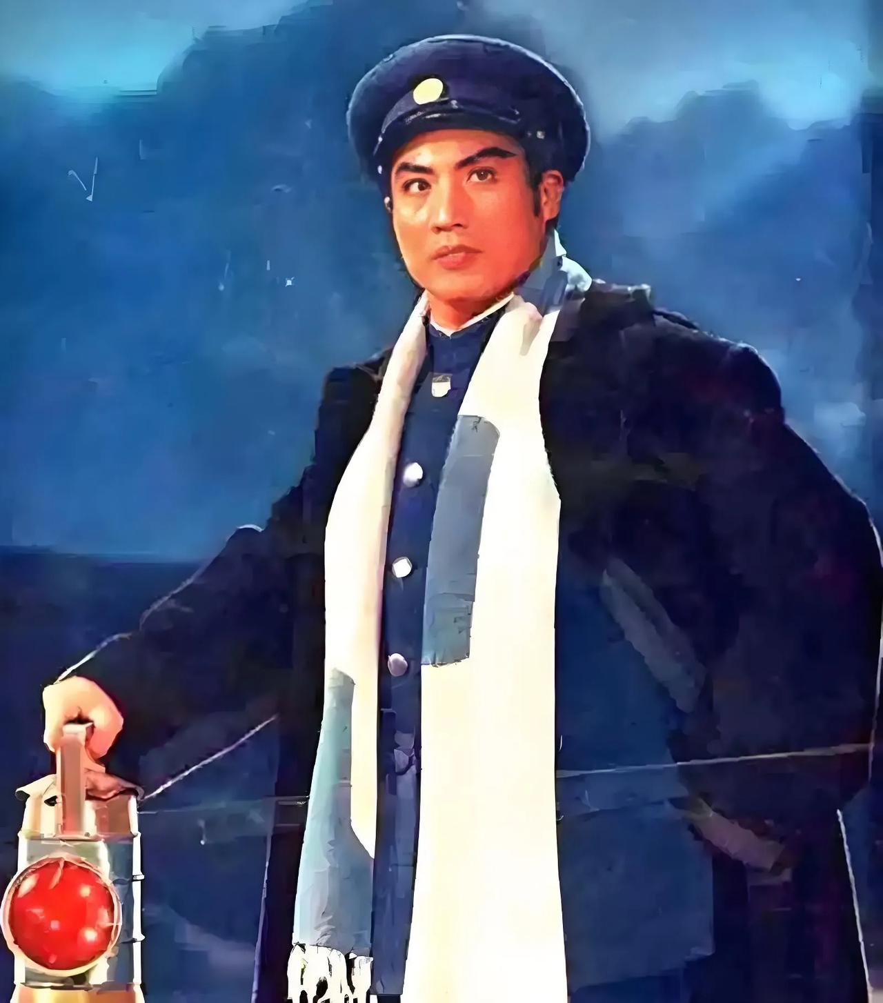 在“现代京剧”中尤为突出的应该是红灯记、沙家浜、智取威虎山和杜鹃山了。“现代京