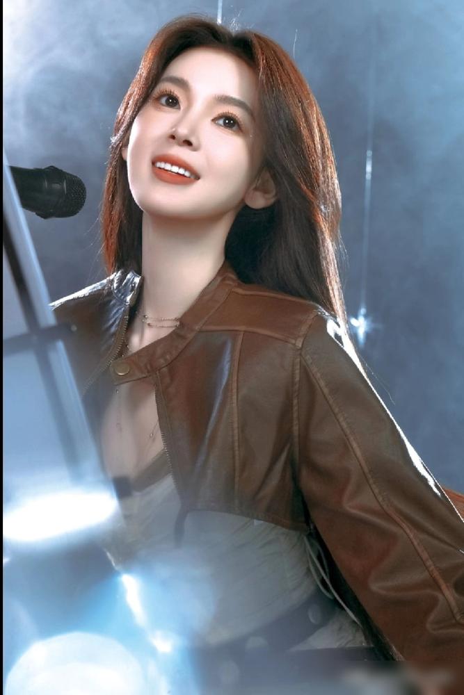 别再喊什么黑幕了，代斯差点被淘汰，才是《浪姐》这季最值钱的剧本。你以为是观众