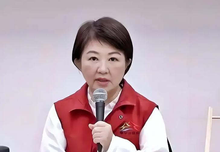 国民党内鬼连出，前上将引狼入室，卢秀燕倒戈，侯友宜公然搞分裂。台海局势瞬息万变，