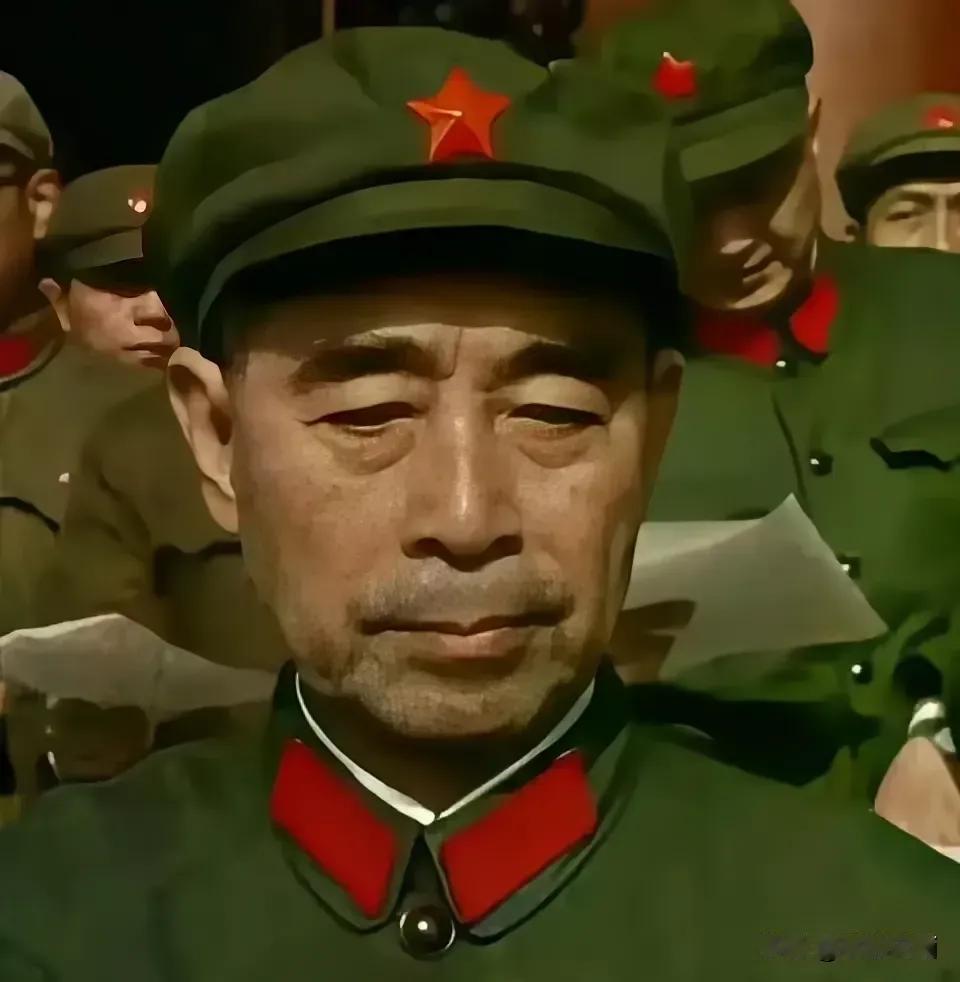 周公辟谣1967年1月19日，江青、陈伯达在一次会议上把矛头指