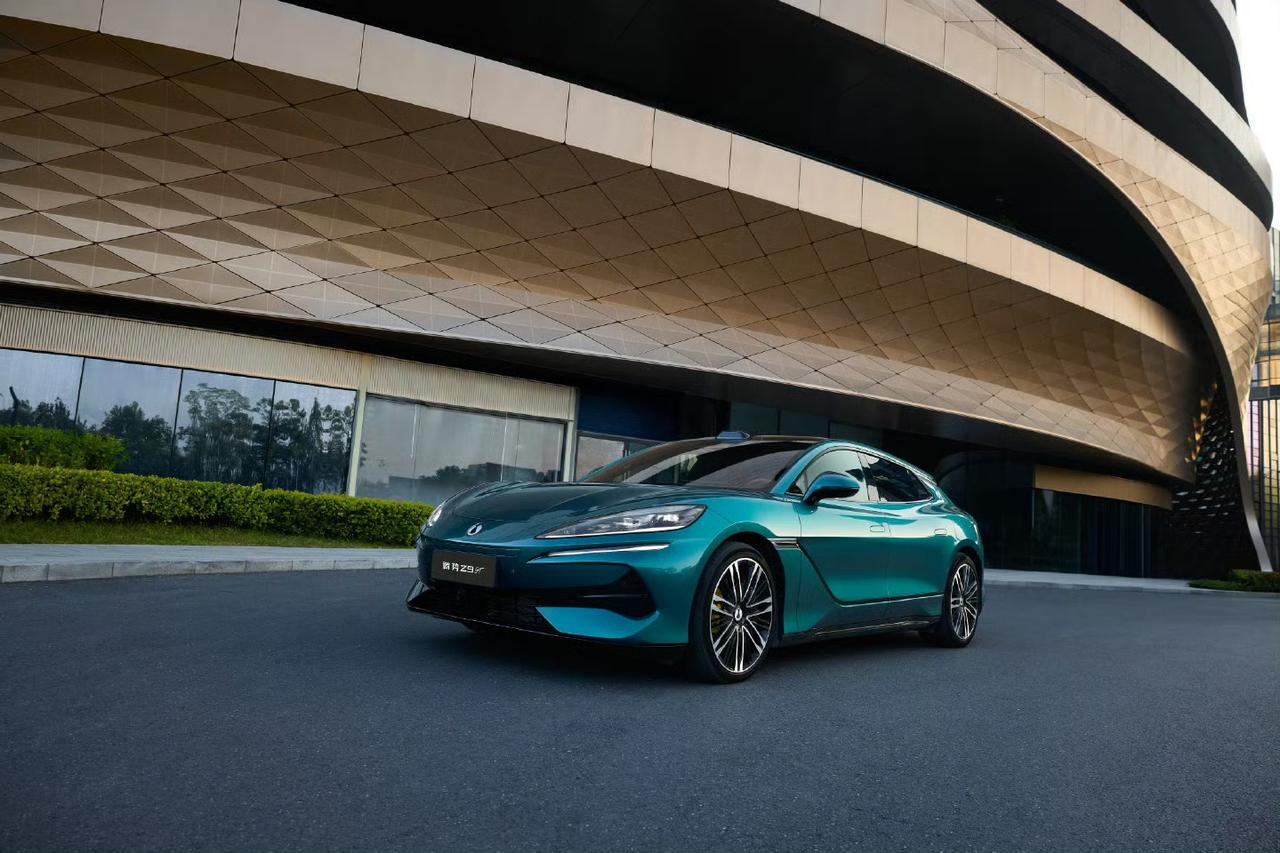 30万的腾势Z9GT，替你爱答不理今天的腾势Z9GT，26.98W起！竟