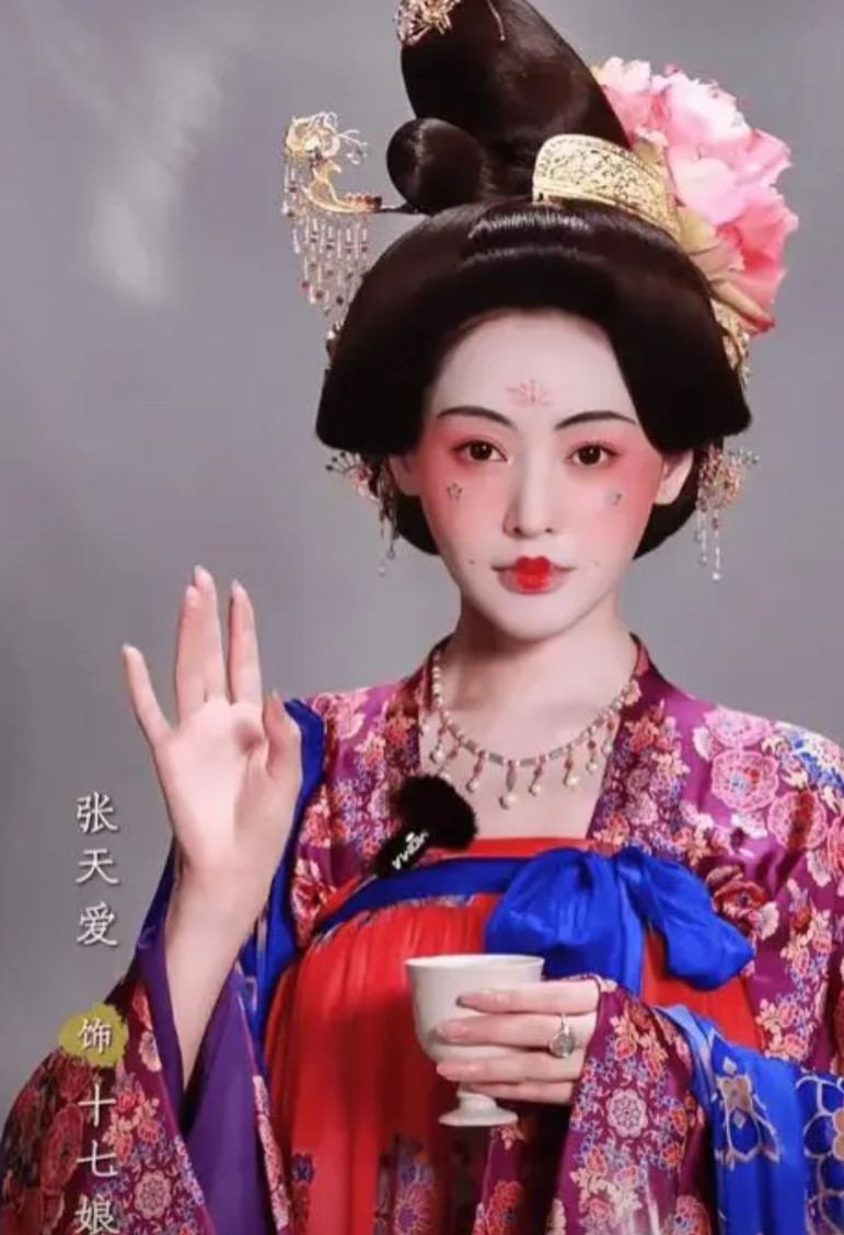 我看了长安的荔枝，回来问我爸能不能把荔枝树挖了带去长安，他说唐朝人也试过的，但没