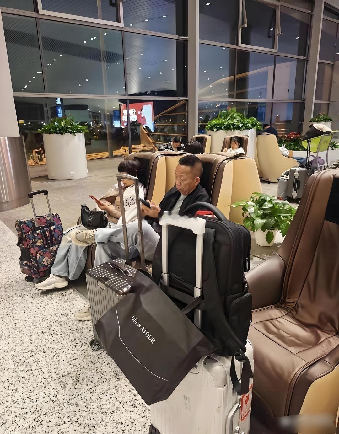 这才是真正⁠的顶级‌⁠﻿有钱人，实﻿打实‏的。​​​