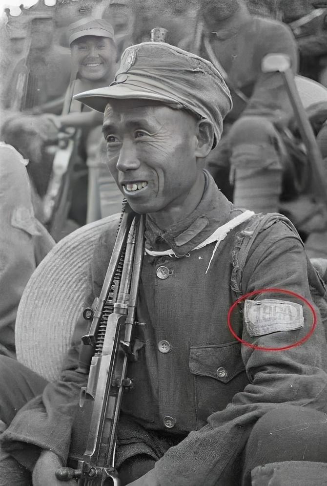 1942年，一53岁的老农民选择加入八路军，就当所有人都认为他是新兵的时候，第一