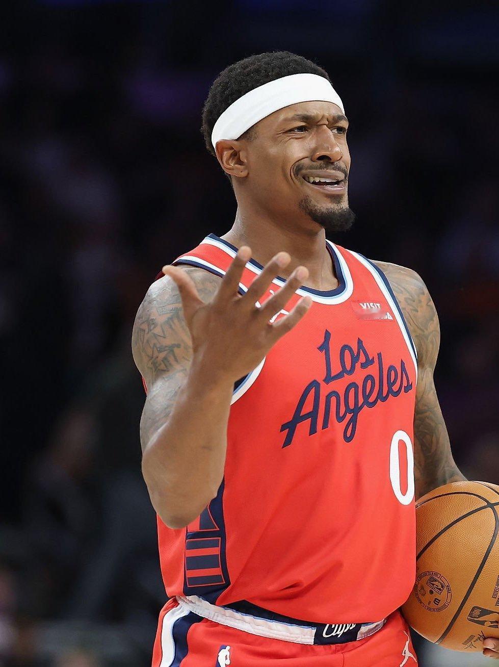 比尔赛季报销，伦纳德因脚踝伤势至少再缺席几场比赛...哈登、保罗、快船，这仨一起