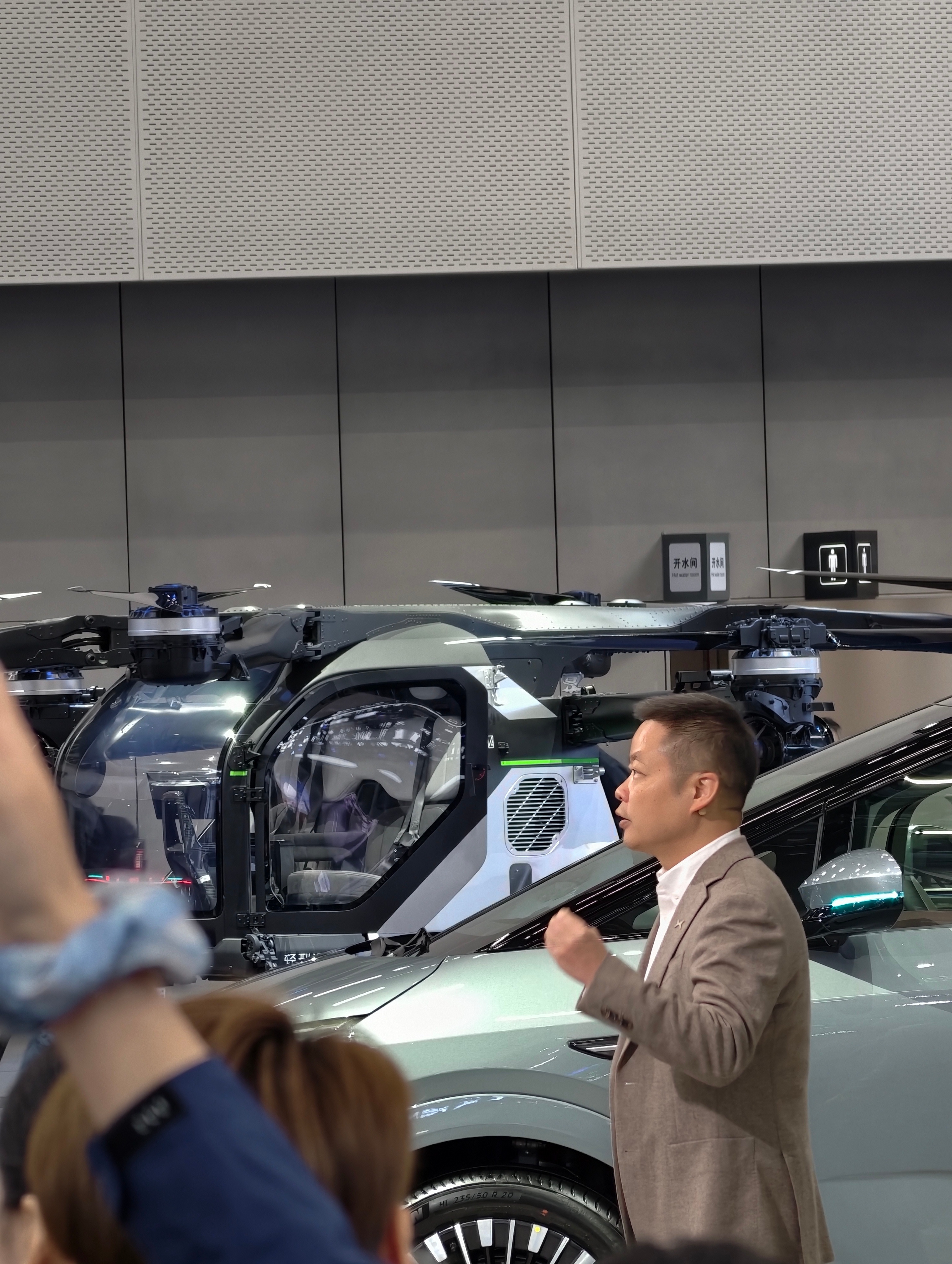 昨天晚上刚刚开完发布会，今天在车展上小鹏还能聊一些啥呢？他们竟然还是有不少新的消