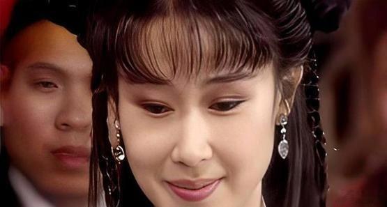 小时候看《新白娘子传奇》，总觉得许仕林的老婆碧莲，看上去有些成熟。长大后查资料才