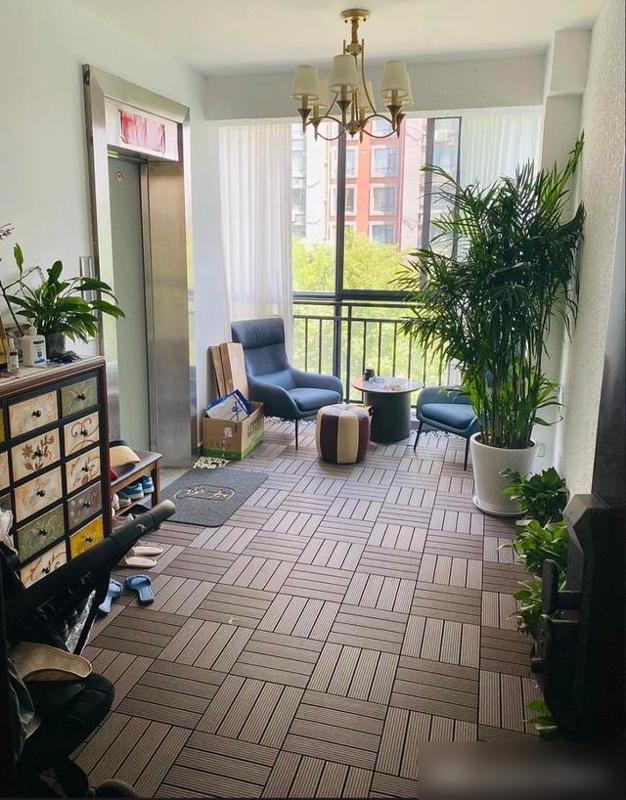 谁懂啊！以为买了一梯一户能躲开奇葩邻居、占公摊当玄关，结果好多人住了才喊糟心——