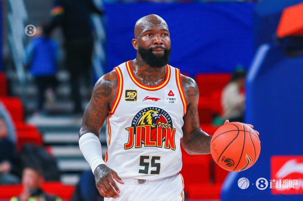 琼斯再次对CBA下指导棋，北控四外援输宏远，难道言之有理吗？琼斯说要回归CB