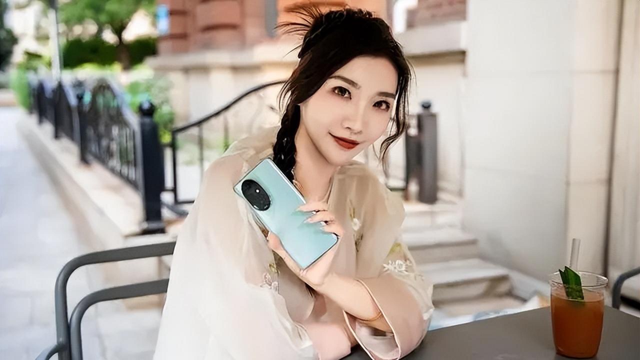 荣耀200Pro,加速清仓,12GB+512GB版跌至2199元!