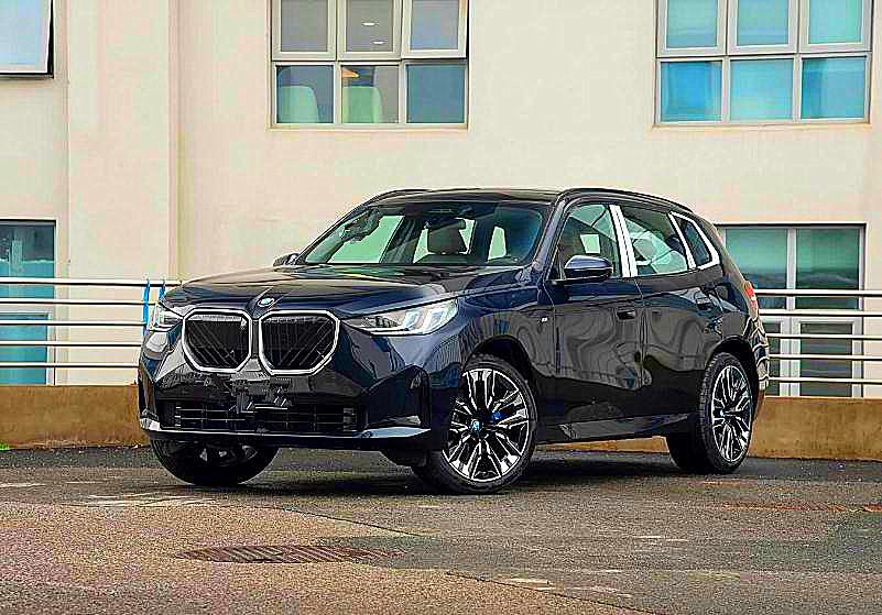 刚上班就开40万的宝马X3，不得不说现在有些年轻人真幸福！ 最近因为业务关系