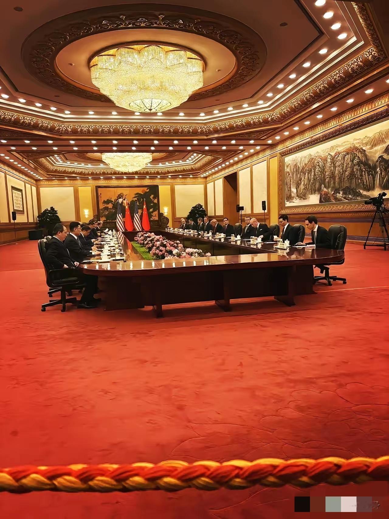 别眨眼，今天这视角绝了，人民大会堂东大厅全景曝光，看完瞬间懂了什么叫大国排面