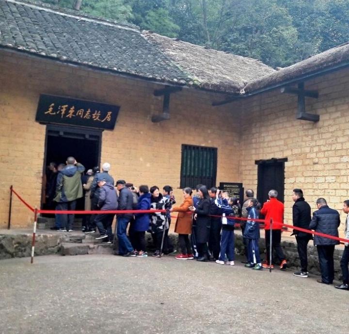 别再被数字带偏！中山陵与韶山故居，根本不是一回事。网上经常有人拿南京钟山风