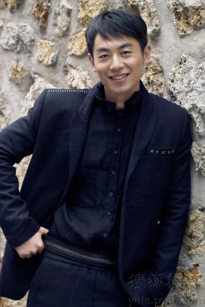 黄轩，朱亚文和窦骁都是非常优秀的男演员，他们帅气，阳光，演技好深受观众喜爱；