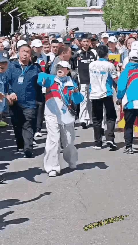 看到这画面，忽然想起一首歌“这是一只什么鸟”？
