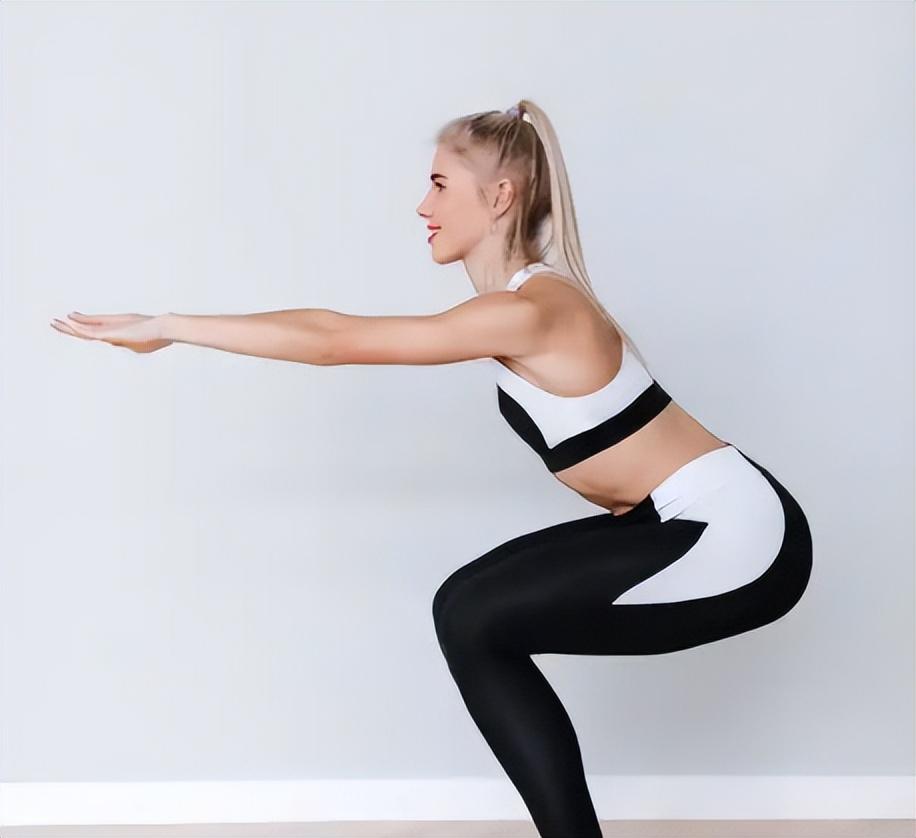 不费膝盖、不累腰，中老年人居家就能练，健康长寿更轻松人到50岁，身体机能慢