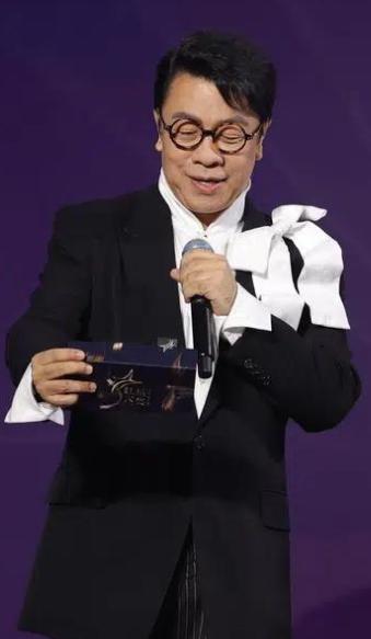 就在刚刚，蔡康永亲口证实，10月15日，蔡康永亲口认了：26号蒋万安竞选总部成立