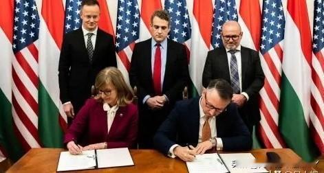 匈牙利放着近在咫尺物美价廉的俄罗斯油气不买，却买万里以外的又贵的油气，欧洲人怎么