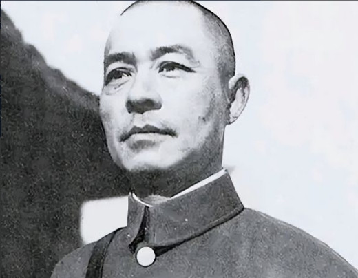 1940年，一名日本兵从自己刺死的中国将领身上，搜出一只派克钢笔，看到上面刻的名