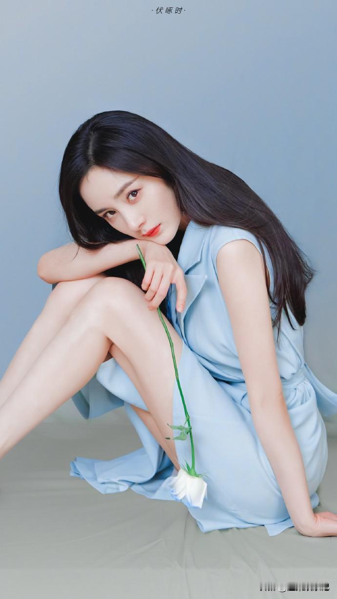 杨幂美照壁纸分享永远爱这样漂亮的杨幂，每一张都是眼神杀！