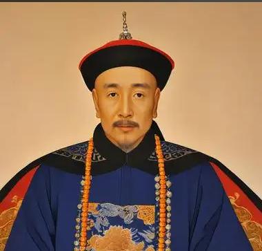 1883年，清朝著名红顶商人胡雪岩在被慈禧抄家前，他预感到大祸将至，便在深夜，命