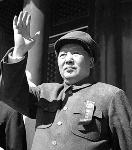 1966年，美国远东情报局为了暗杀毛主席，派出一名绝色美女特工，没想到，周总理竟