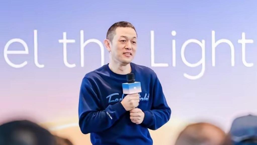 这下子，蔚来汽车可是要赚的盆满钵满了，日换电17.6万次，不是卖车多了，而是用户