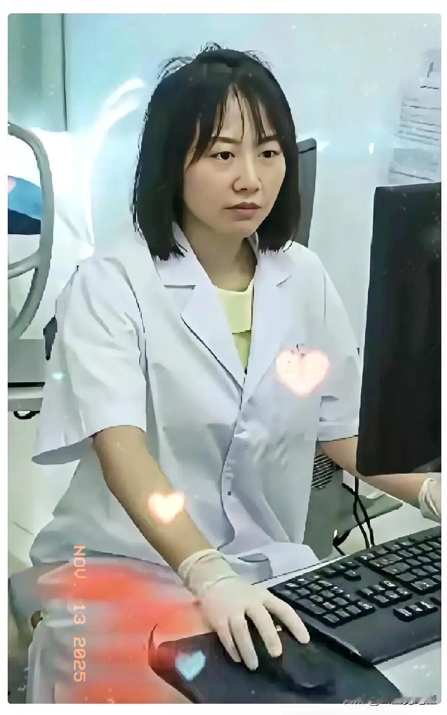 曾医生道歉这事儿，大家吵来吵去根本没说到点子上！可是，有人说她多年的医术积