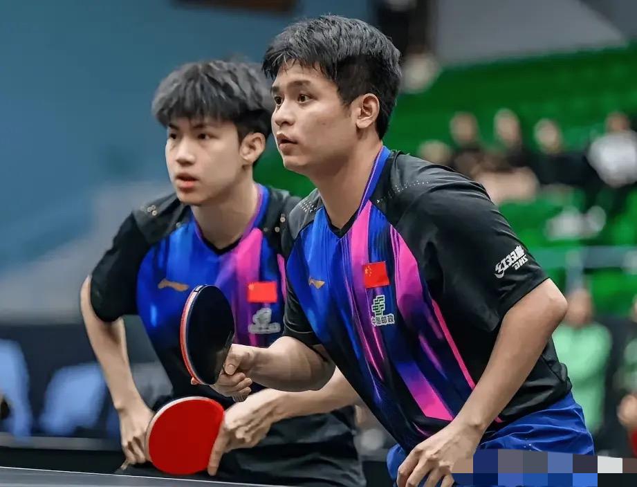 太棒啦，林诗栋首战告捷，状态很棒！林诗栋/黄友政3:0孙杨/李天阳晋级男双8强