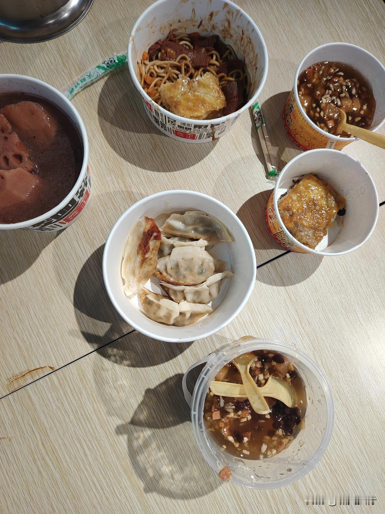 昨晚还在石家庄喝茶上午就到了武汉吃饭火车站18公里导航距离出租车62块搞不