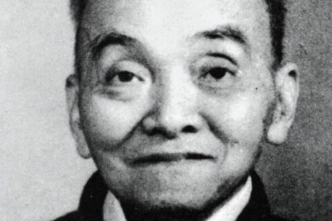 1949年春，上海提篮桥监狱，夜色如墨，死囚区寂静无声。范纪曼，这位早已被判死刑