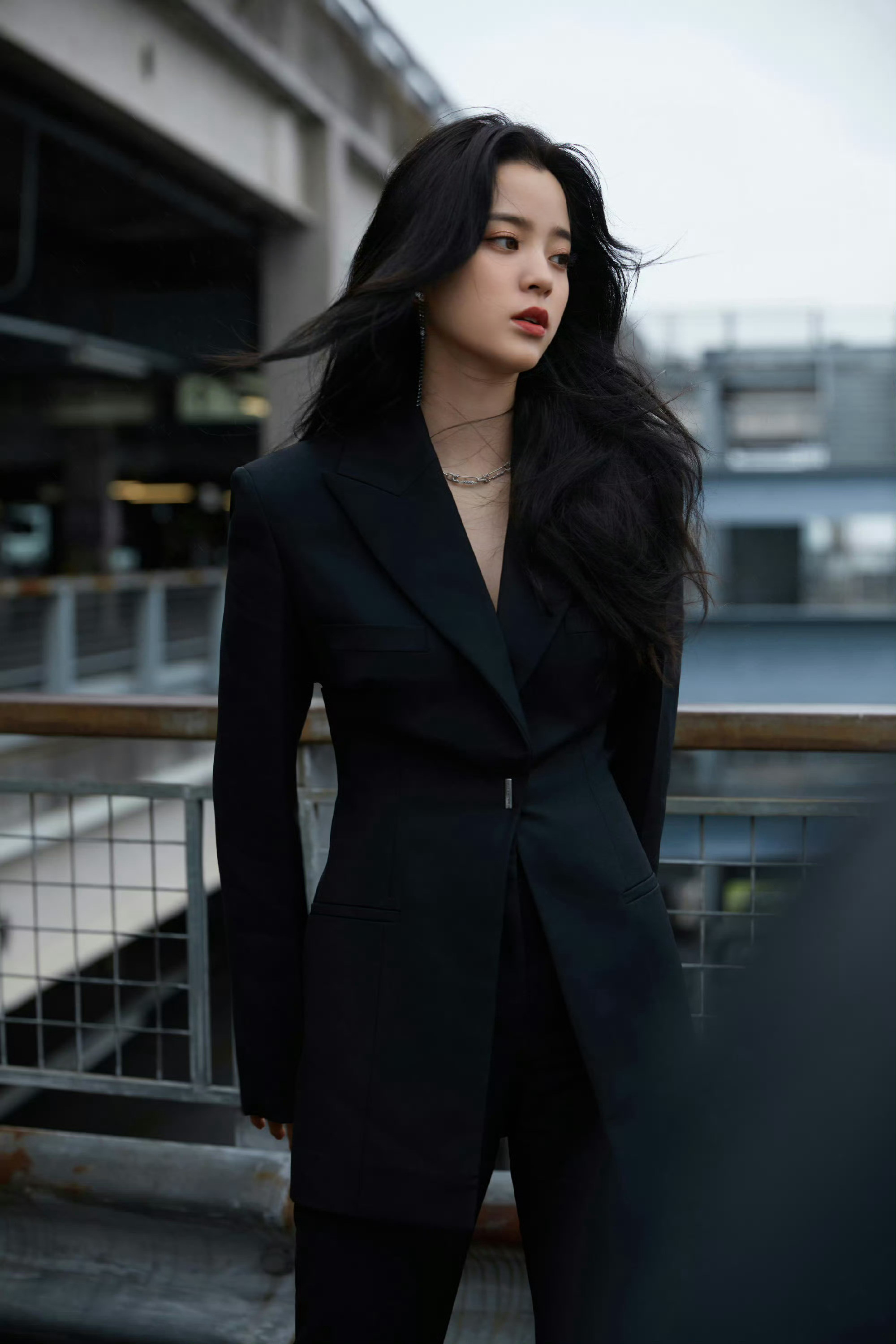 白衬衫+麻花辫，欧阳娜娜是行走的“初恋感天花板”