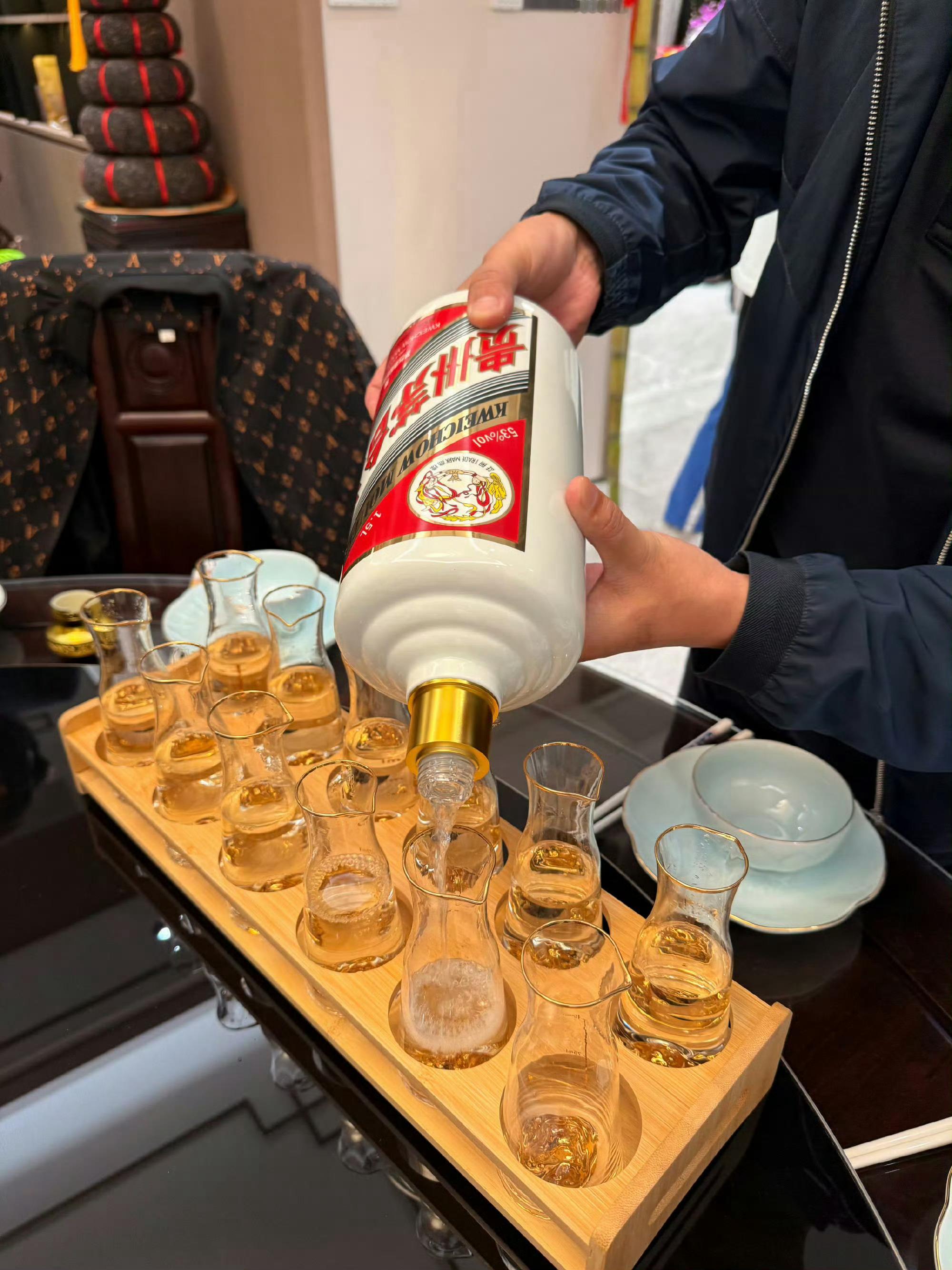 钟意了好久的短句文案~𝟭.ᥫᩣᩚ𝑝𝑢𝑟𝑠𝑢𝑒🍄快乐藏不住，只好