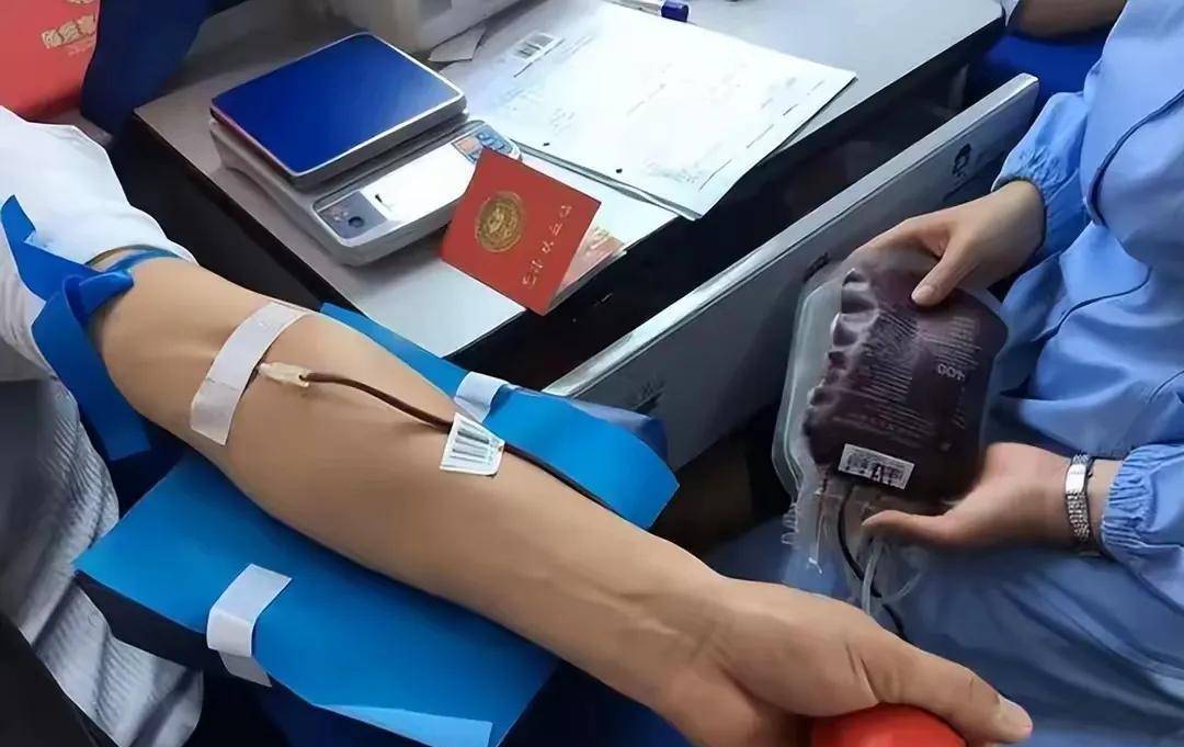 前几天，单位刚组织完义务献血活动，结果让人吃惊。我们单位今年有20个献血指标，