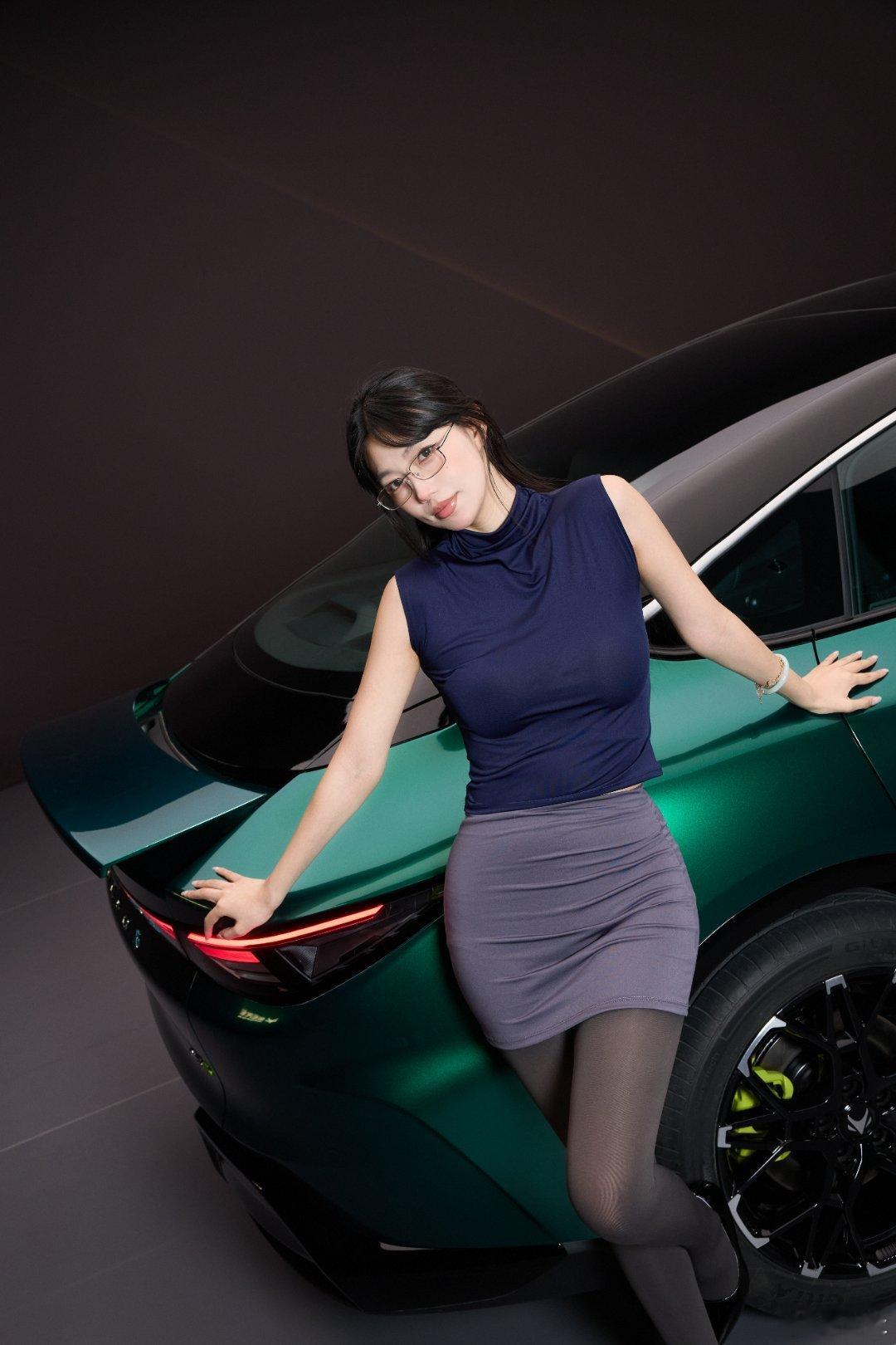 全新阿尔法S5这颜值打几分？我的日常plog阿尔法阿尔法s5汽车资讯