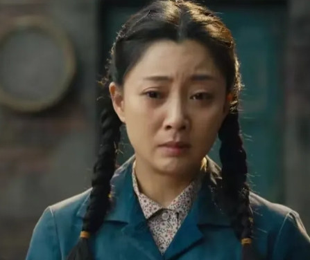 一次，在电视剧《人世间》拍摄时，殷桃不高兴地说：“以后不想和雷佳音一起演戏了。”