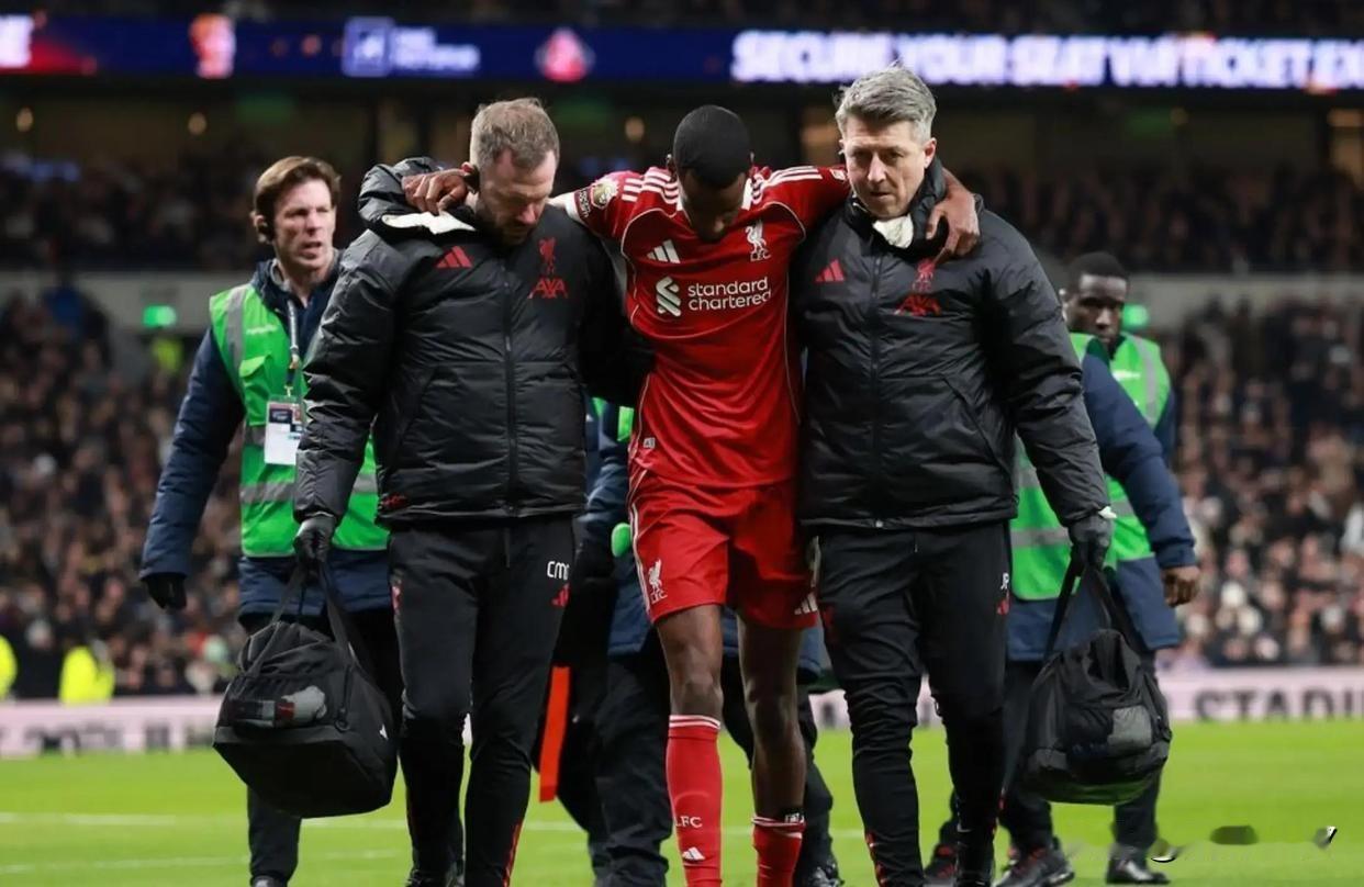 利物浦2：1拿下热刺。这场比赛，热刺一帮球员跟集体抽风似的，踢的极其粗野，感觉