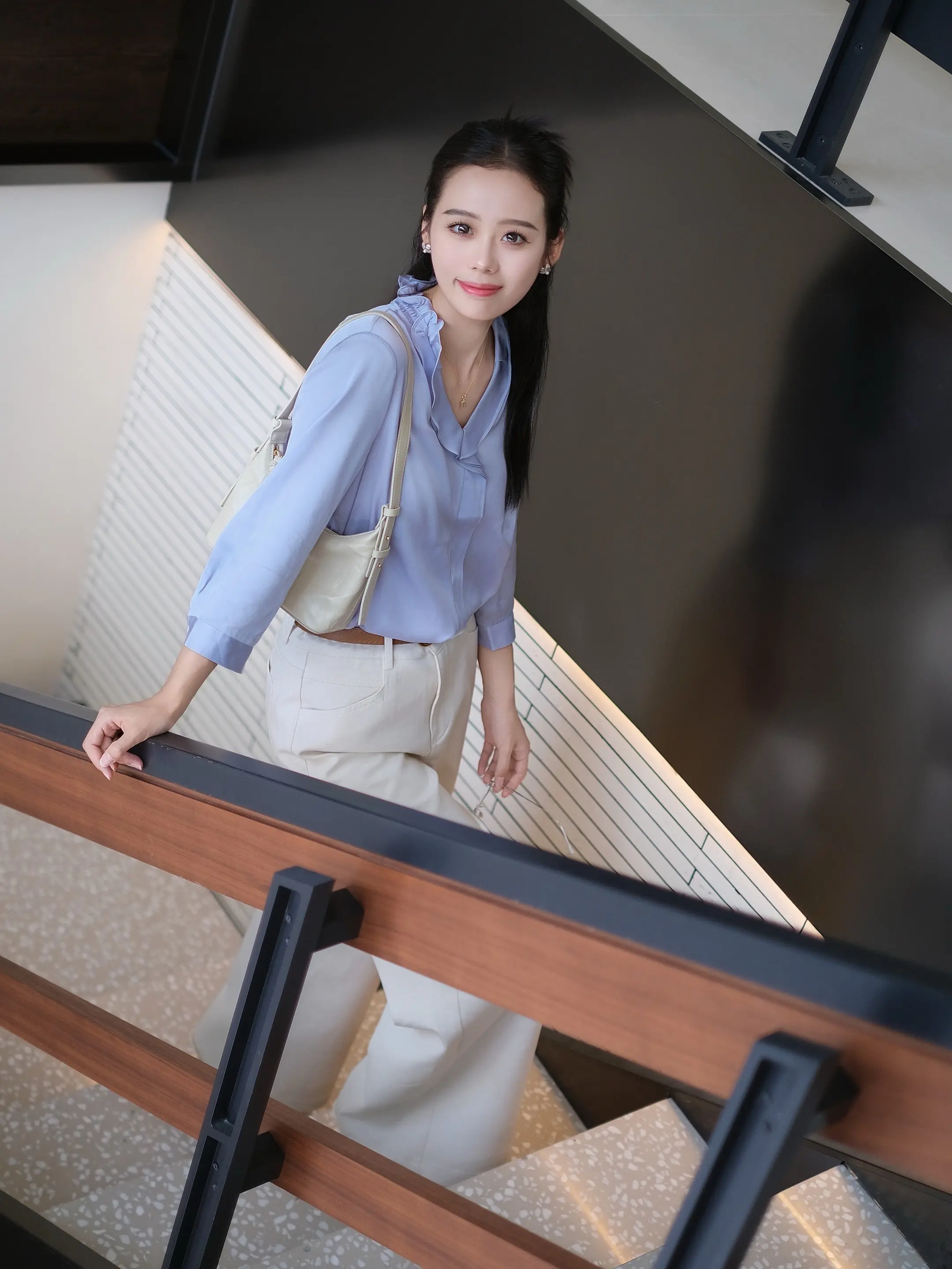 季节变了，和一些人的关系也变了。