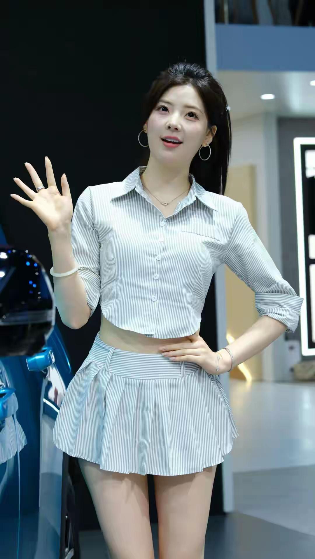 什么样的美女才是最美的车模春晓还是好美的。