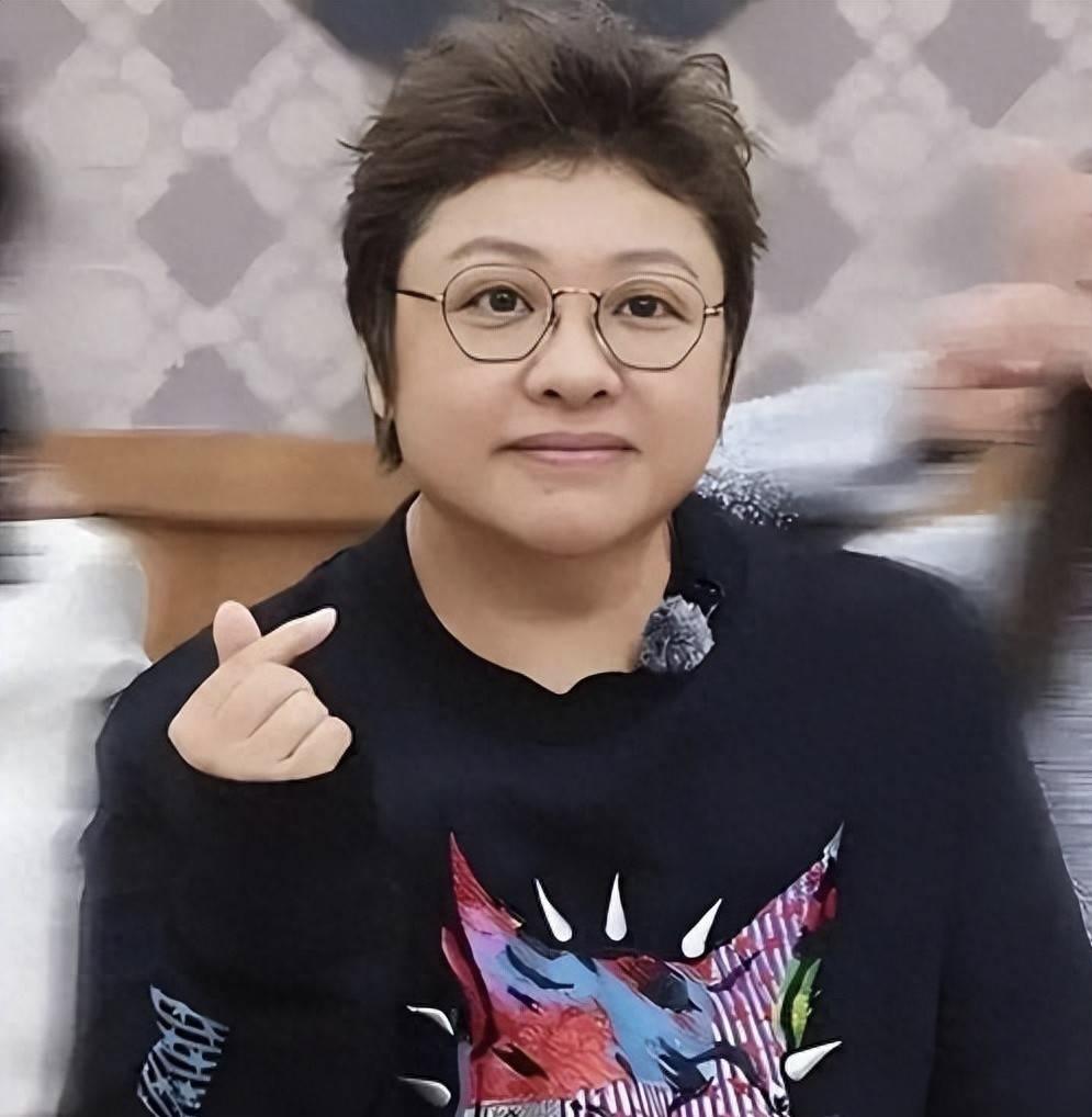 我感觉韩红爱心基金会这次又在搞事情。搞出了给所有月捐人送保温杯这么一档子事。很多
