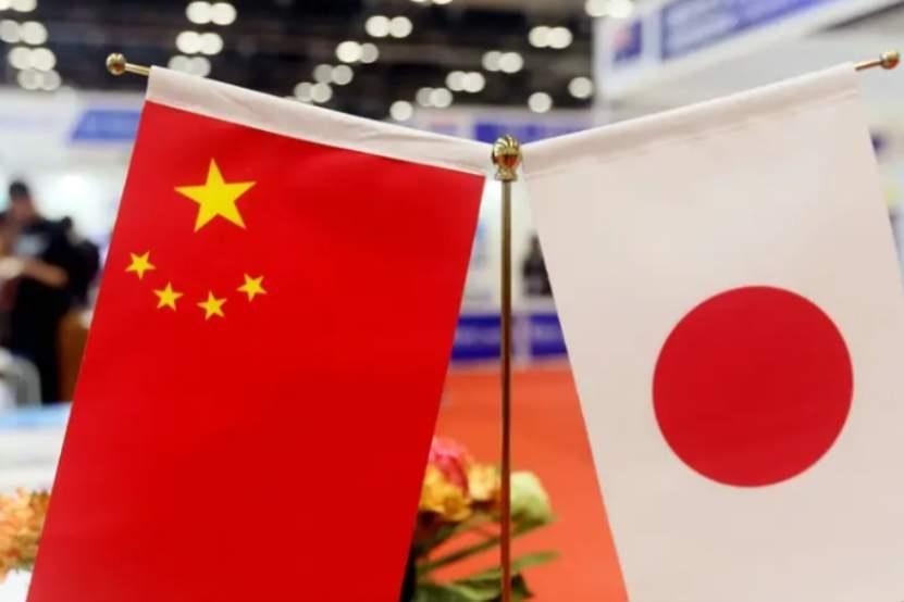 检查组直接赶到仓库门口，封锁现场、逐箱开封，查出来的问题让所有人倒吸一口凉气。