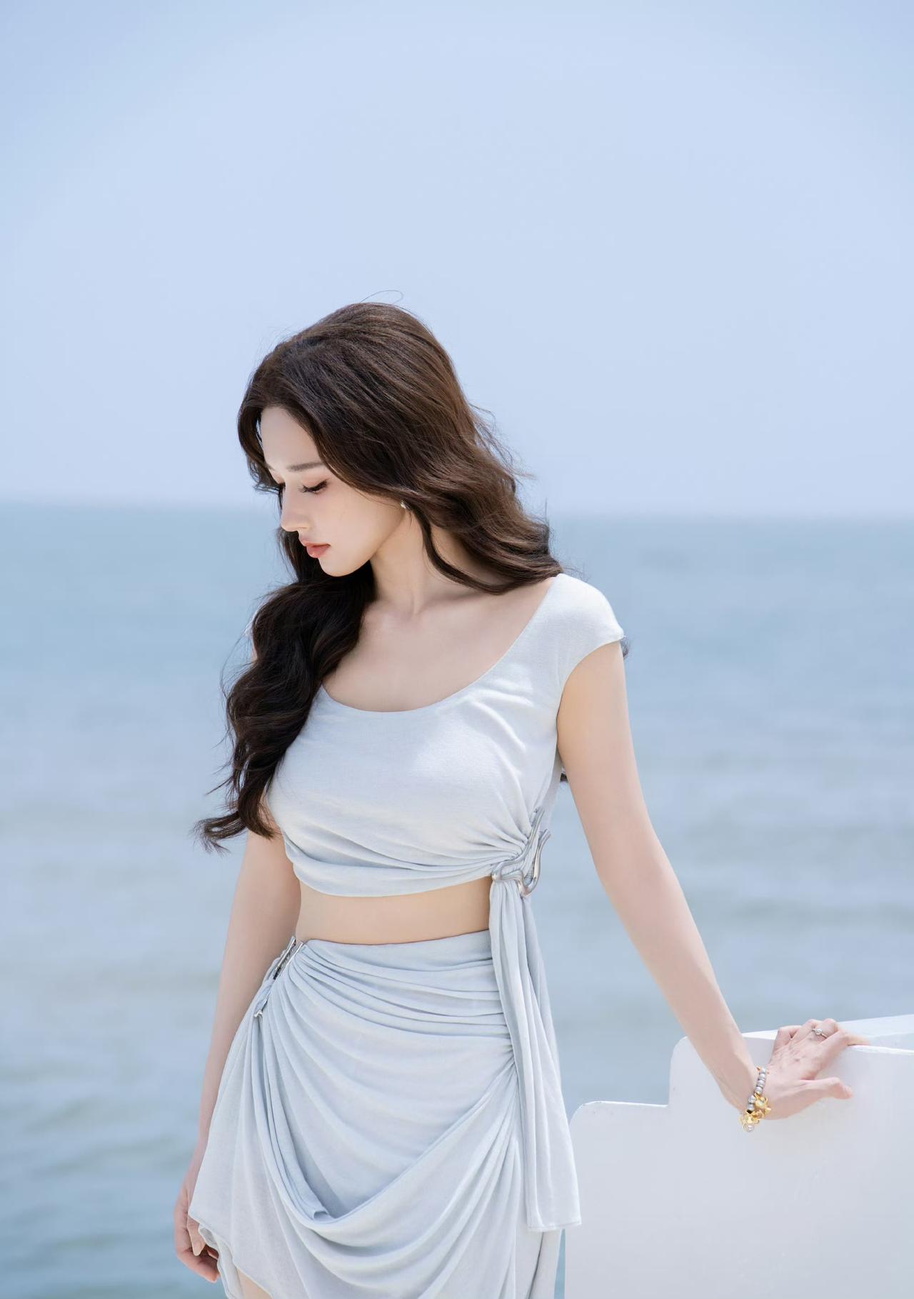 好清新的妆容，好优越的侧脸[滑稽笑]程潇