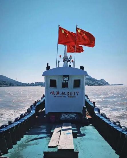 决不允许立陶宛，韩国，日本，美国船只悬挂五星红旗，其他国家船只悬挂必须经过我国同