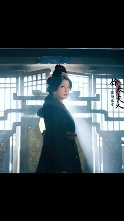 《折腰》里朱夫人的迷惑行为，简直让人怀疑她是不是魏邵的“假亲妈”！为离间魏邵和小